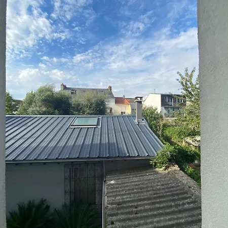 Charming 53m Located In דירה *